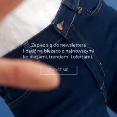 Zbliżenie na granatowe spodnie denim, z białym materiałem pod spodem. Zapisz się do newslettera i bądź na bieżąco z najnowszymi kolekcjami, trendami i ofertami.