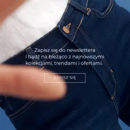 Zbliżenie na granatowe spodnie denim, z białym materiałem pod spodem. Zapisz się do newslettera i bądź na bieżąco z najnowszymi kolekcjami, trendami i ofertami.